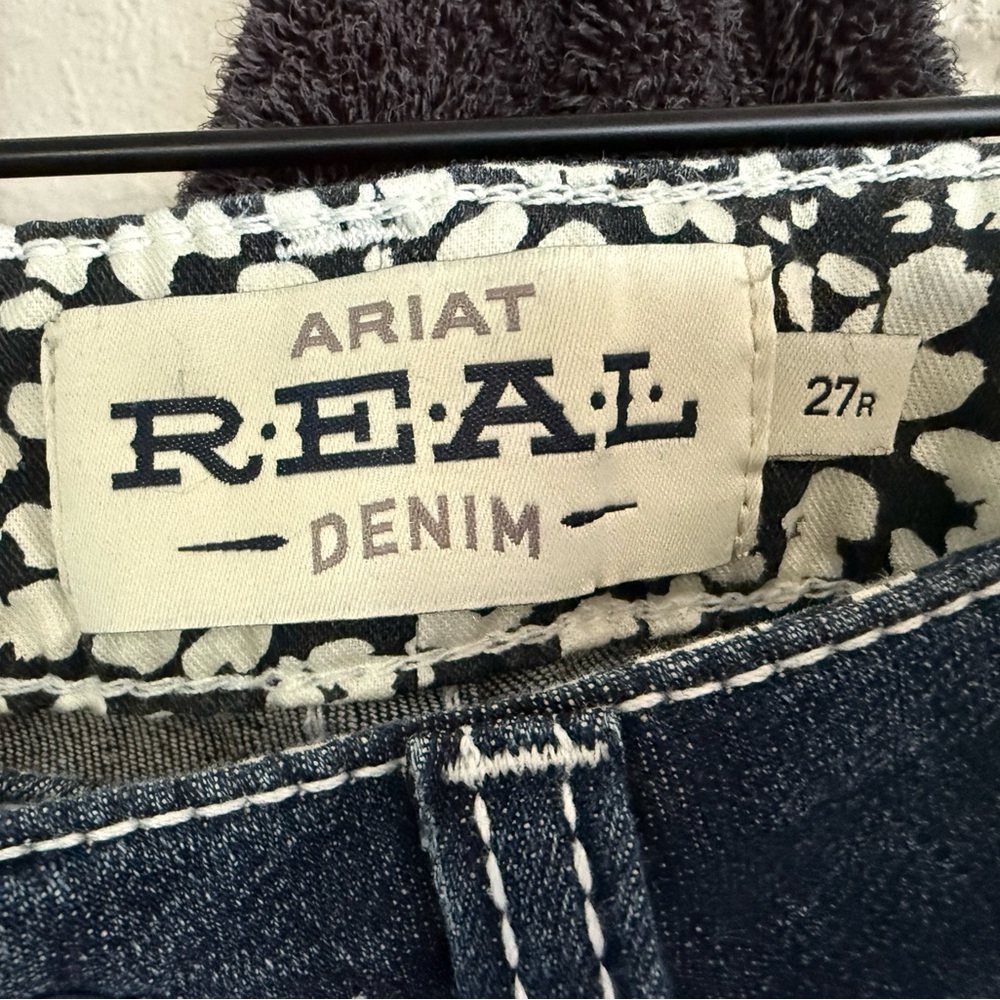 Ariat bootcut whipstitch size 27R true to size